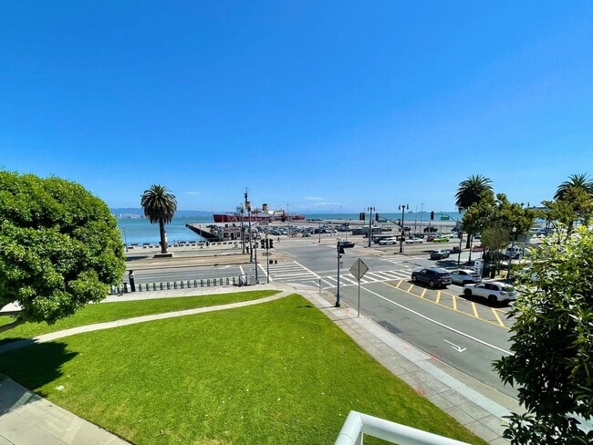 Building Photo - Panoramic City View 2Br/2BA Waterfront SF ...
