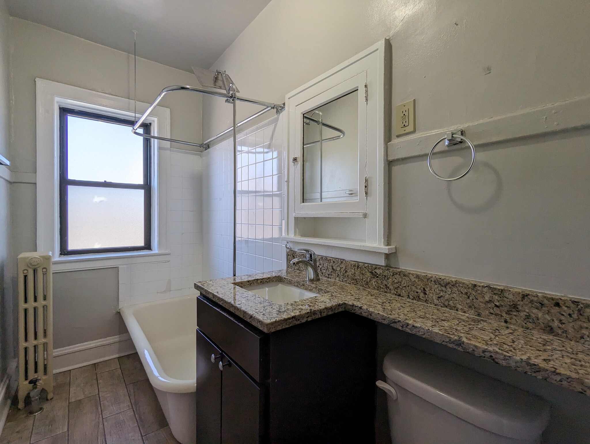 Building Photo - 1835 W Winona St