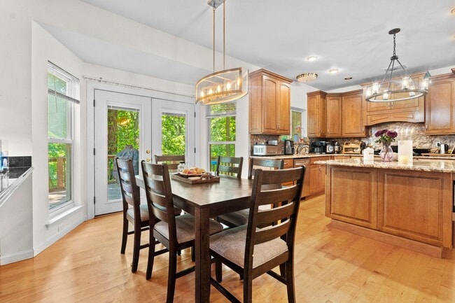 Building Photo - 16611 Highland Summit Dr