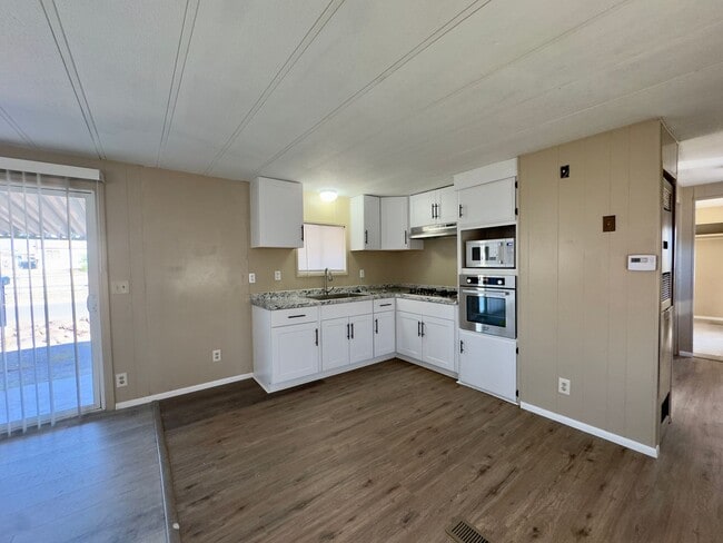 Building Photo - Affordable home