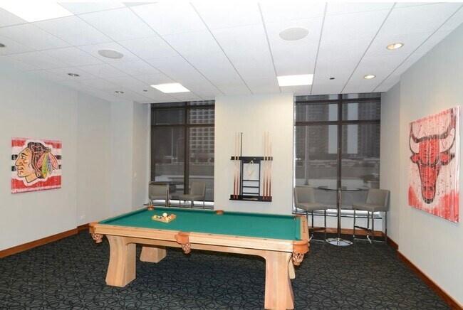 Building Photo - 420 E Waterside Dr