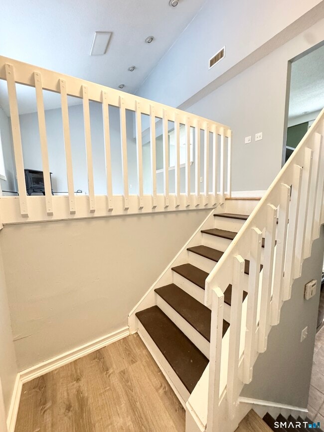 Building Photo - 8 Wildwood Rd