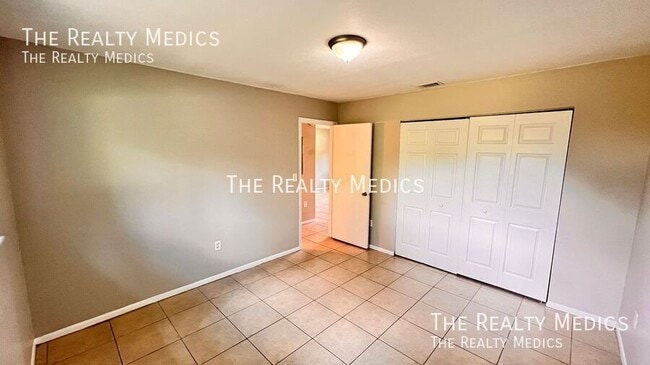 Building Photo - 1430 Monroe St