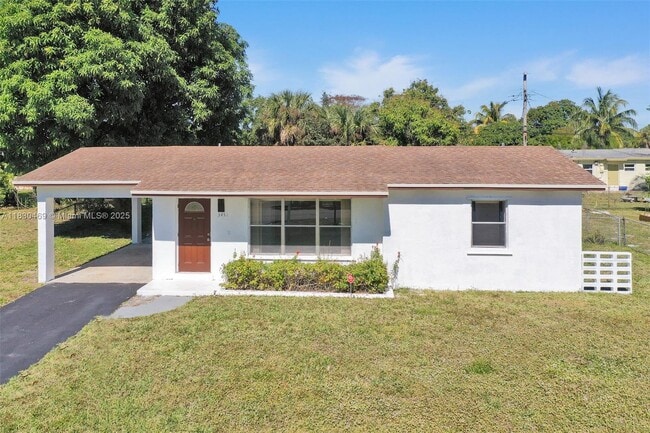 Building Photo - 3431 NW 5th Pl