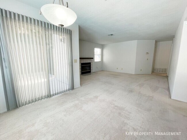 Building Photo - 420 Crater Ct