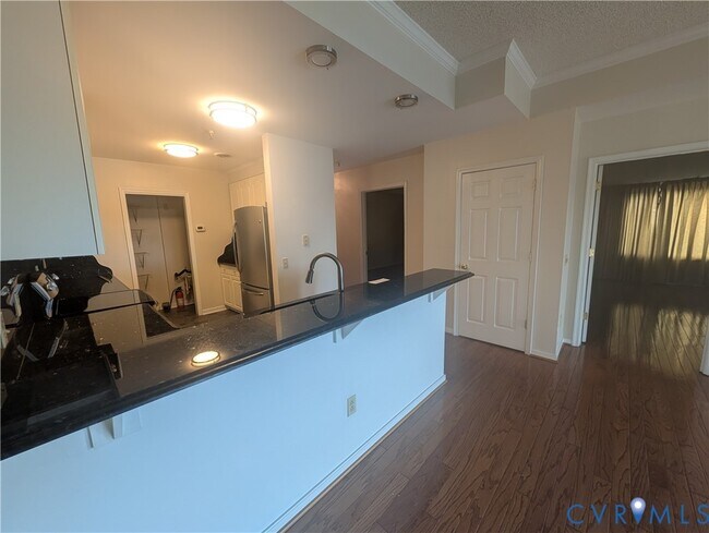 Building Photo - 301 Beacon Ridge Dr