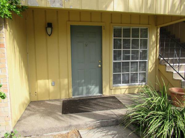 Building Photo - 415 E Upas Ave