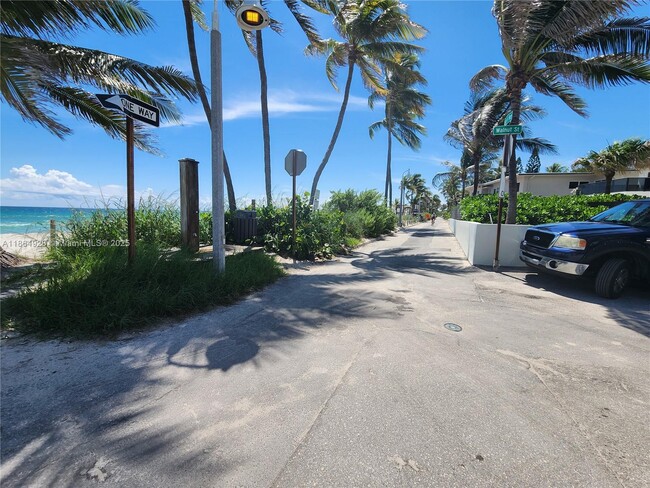 Building Photo - 315 Walnut St