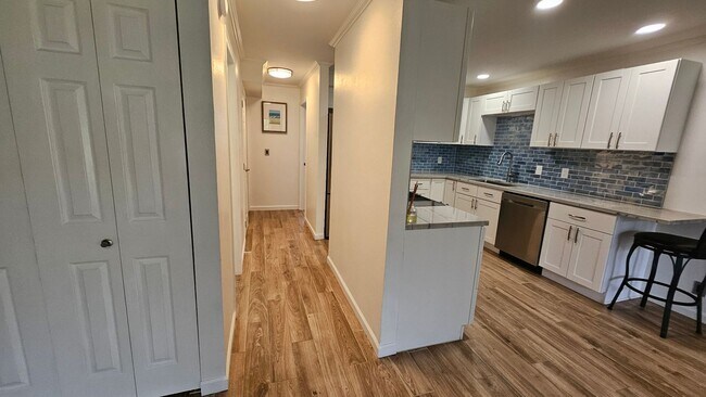 Building Photo - Partial Furnished  Condo North Kihei