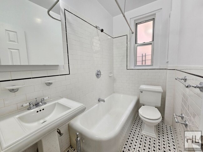 Building Photo - Amazing Studio in Greenwich Village