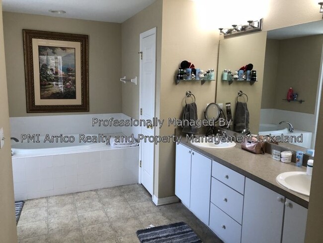 Building Photo - South Lakeland 3 Bedroom with Bonus