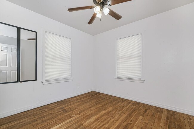 Building Photo - 1402 Dunaway St