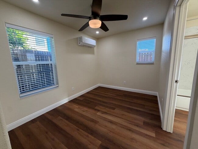 Building Photo - Cozy 2 bedroom Dual Master! Ready for move in! Rent today !