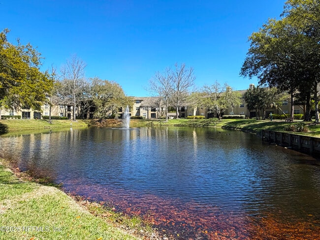 Building Photo - 11-11 Arbor Club Dr