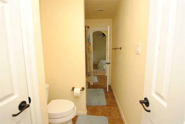Building Photo - 7602 Westmoreland Dr