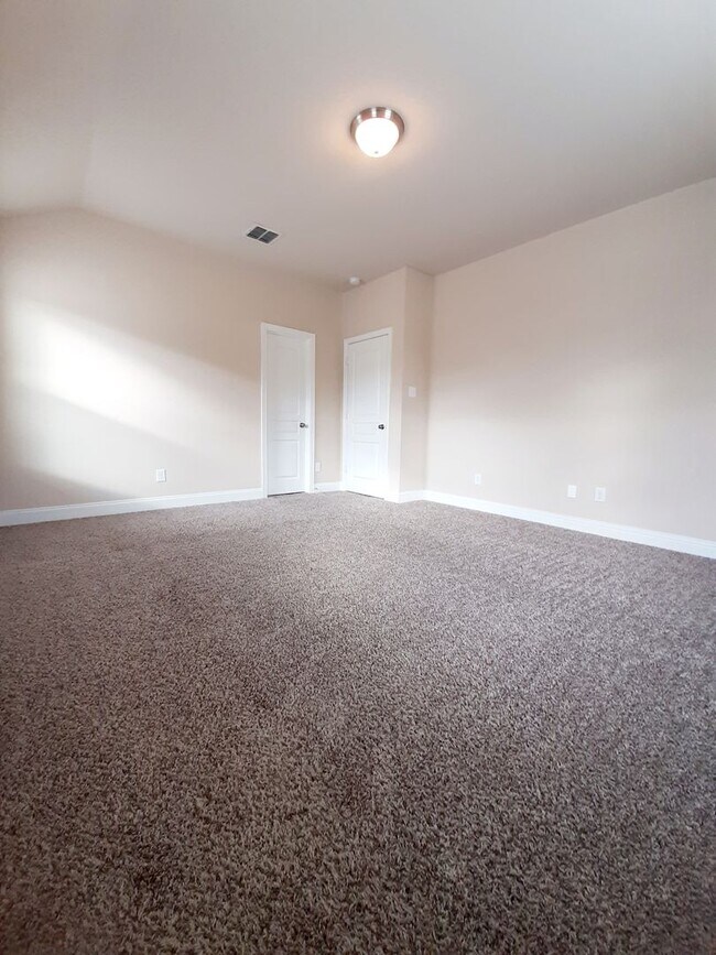 Building Photo - Beautiful 4 Bedroom, 2 Bath in sought after Arlington Neighborhood!