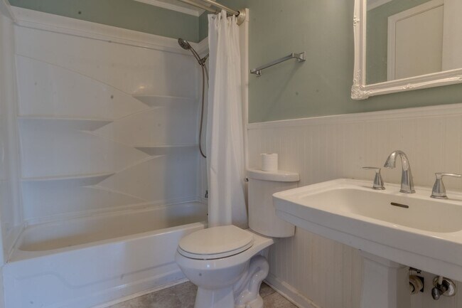 Building Photo - Charming Scottsville 3bedroom 1bath home