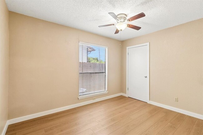 Building Photo - 13355 Water Oak Ln