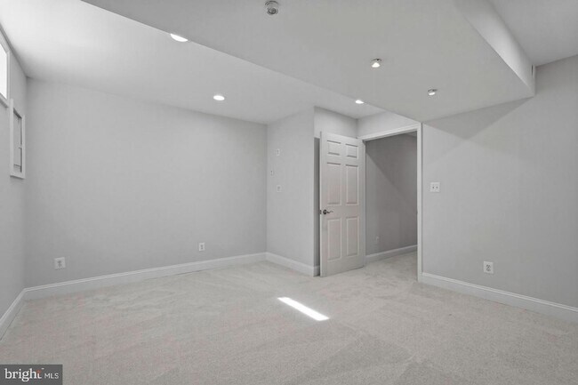 Building Photo - 19925 Interlachen Cir