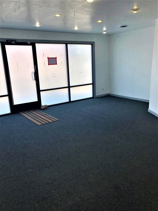 Building Photo - 966 W Winton Ave