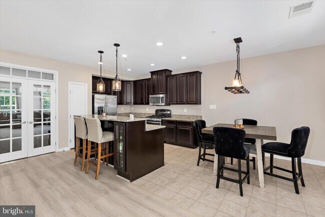 Building Photo - 364 Chessington Dr