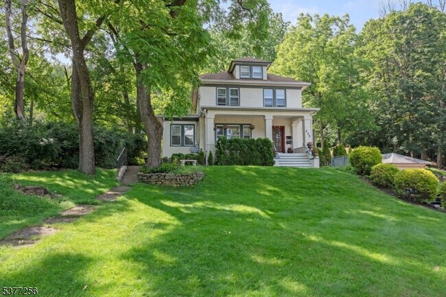 Primary Photo - 235 Prospect St