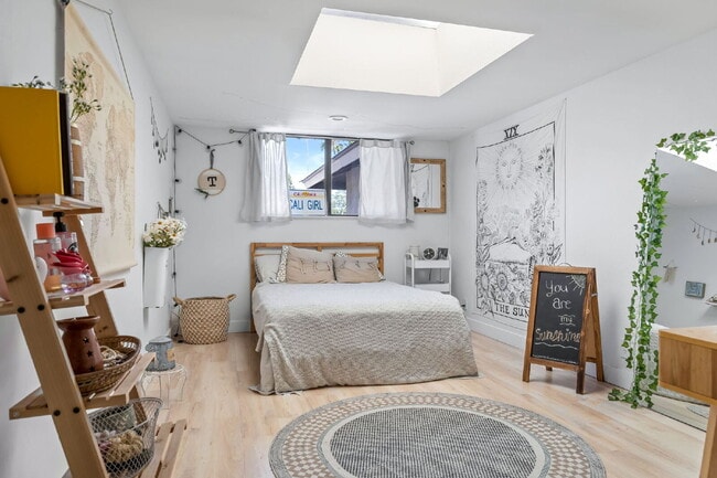 Building Photo - 4 Bedroom Condo for Rent in Ventura!