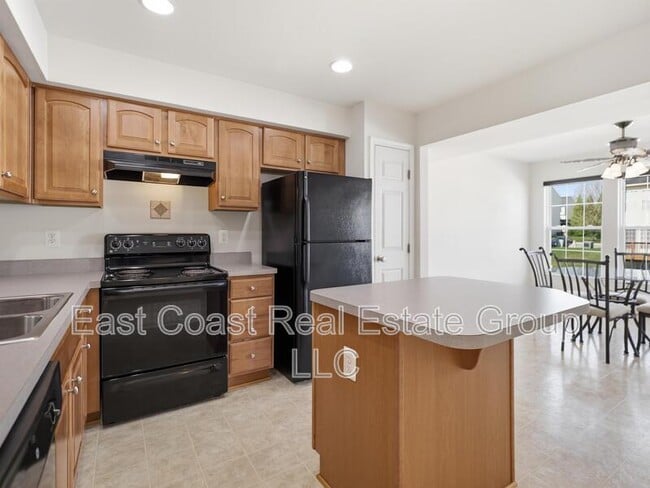 Building Photo - 1247 Mare St