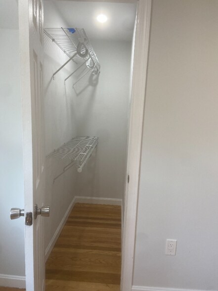 Building Photo - 46-48-48 Moulton Rd