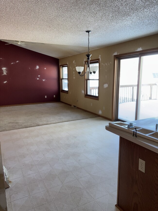 Building Photo - 308 W Elm St