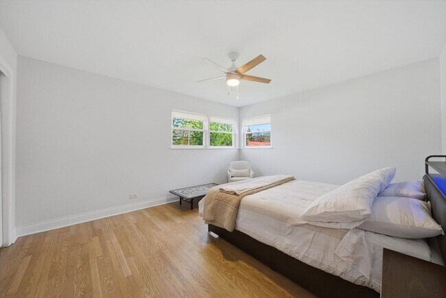 Building Photo - 9536 Tripp Ave