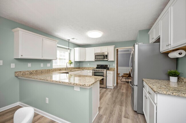 Building Photo - 4016 Kenesaw Dr