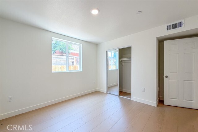 Building Photo - 734 E 52nd St