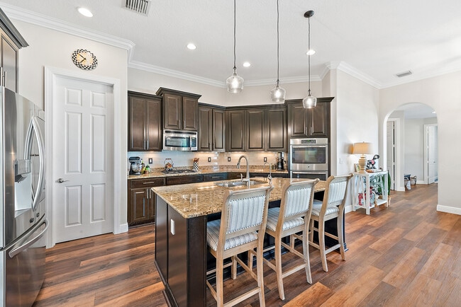 Building Photo - 10352 SW Westlawn Blvd