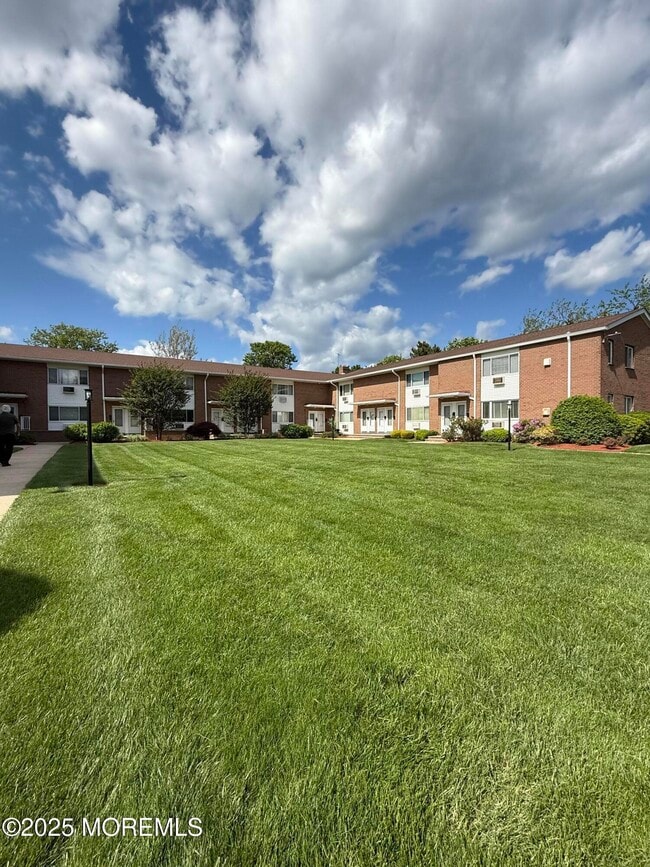 Building Photo - 35 Sternberger Ave