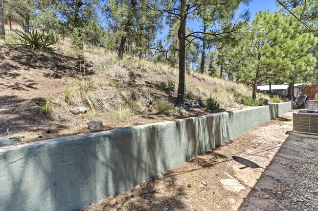 Building Photo - 307 Heath Dr
