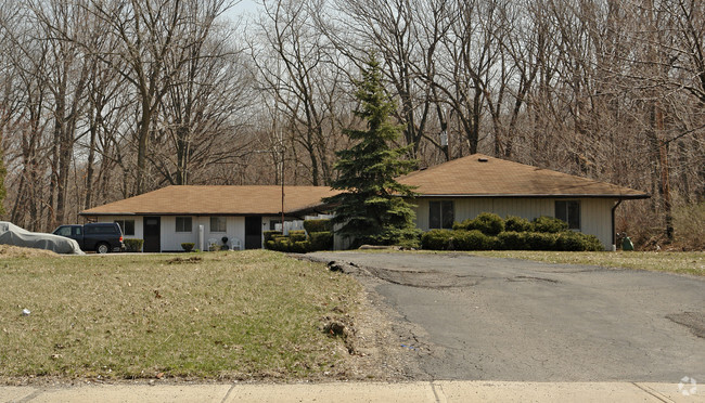 Building Photo - 11655 Pearl Rd