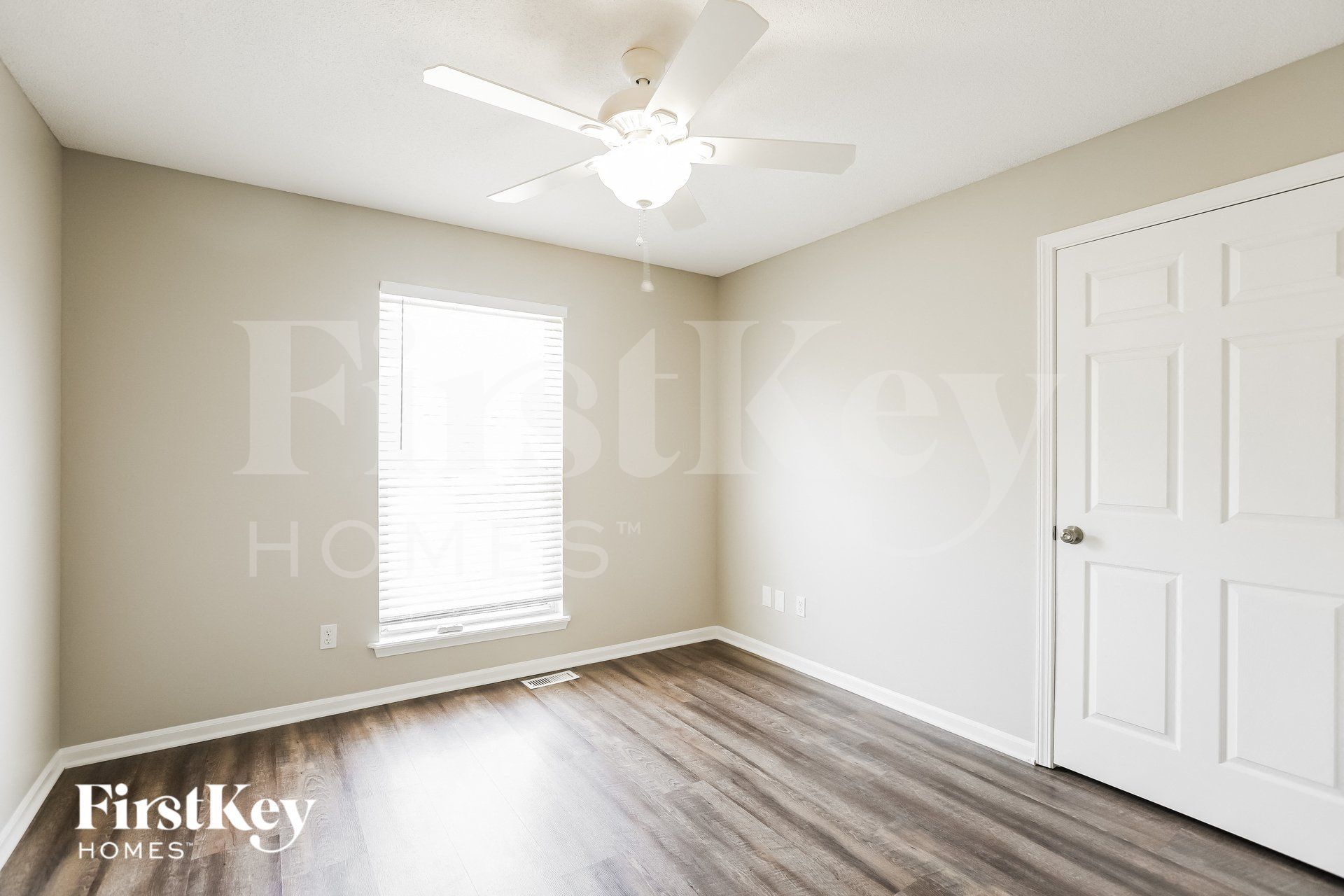 Building Photo - 7016 N Bristol Ave