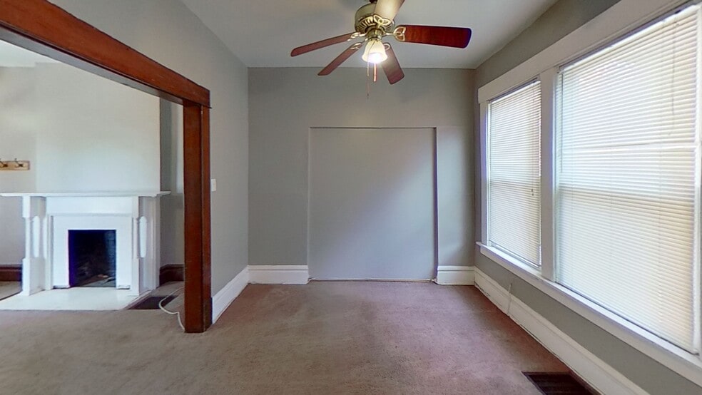 Building Photo - 324 E 20th Ave