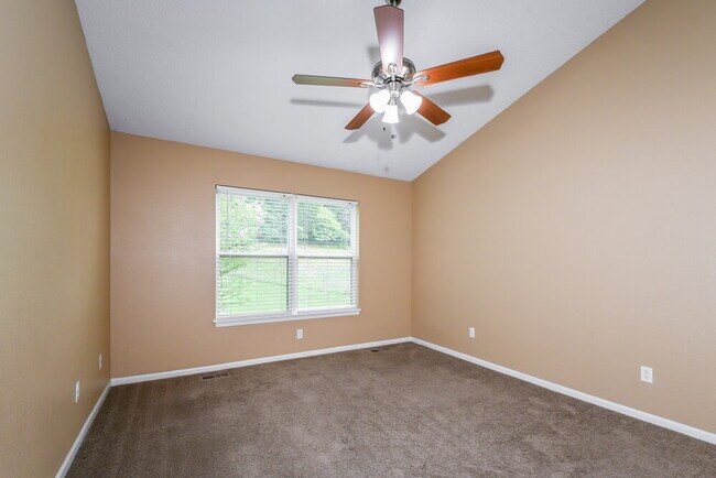 Building Photo - 626 N Friedberg Dr