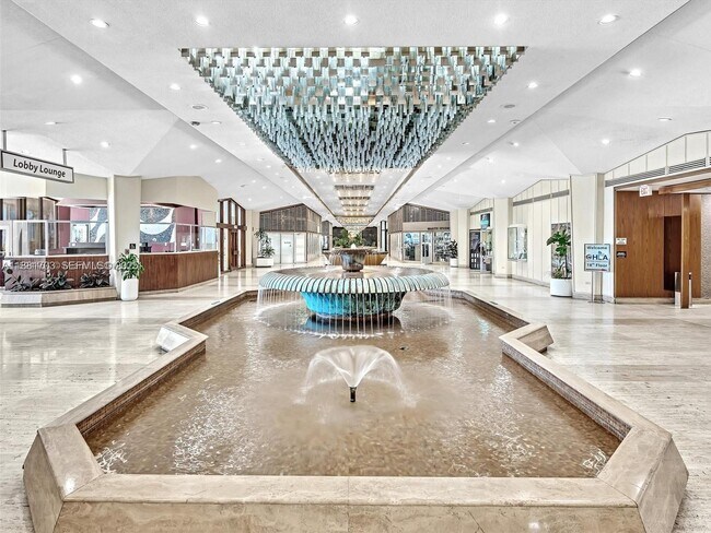 Building Photo - 825 Brickell Bay Dr