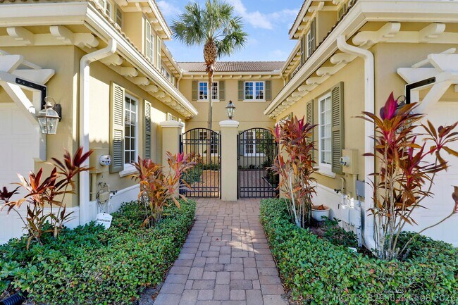 Building Photo - 4790 Cadiz Cir