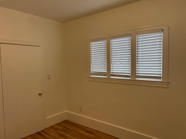 Building Photo - 708 N L St