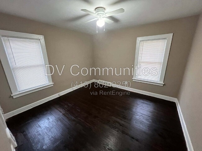 Building Photo - 872 Helmsdale Rd