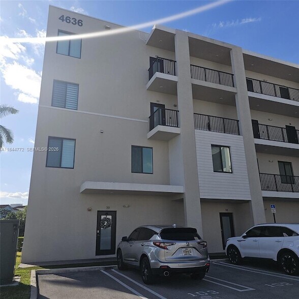 Building Photo - 4636 NW 84th Ave