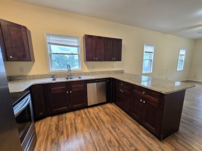 Building Photo - 1232 Highland Hall Rd