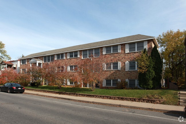 Building Photo - 3441 Bryant Ave S