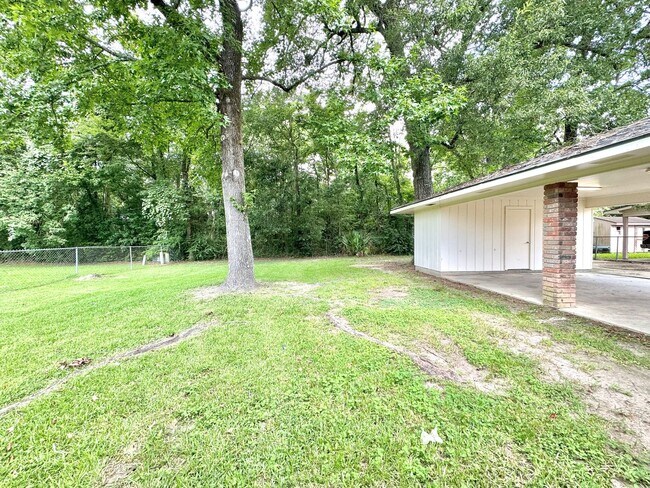 Building Photo - 1323 Tamari Dr