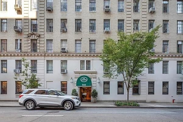 Building Photo - 333 W 56th St
