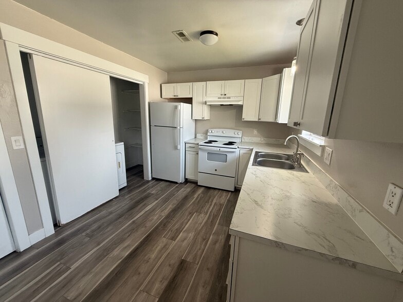 Building Photo - 2054 N 940 W